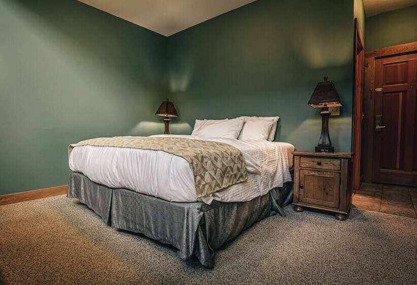 Люкс Премиум, Nantahala Village