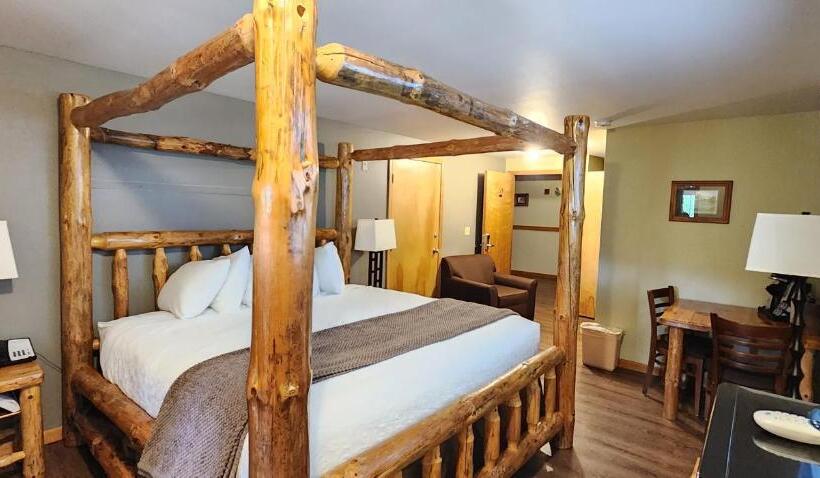 带大床的豪华间, Nisqually Lodge