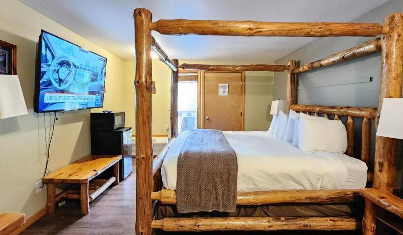 带大床的豪华间, Nisqually Lodge