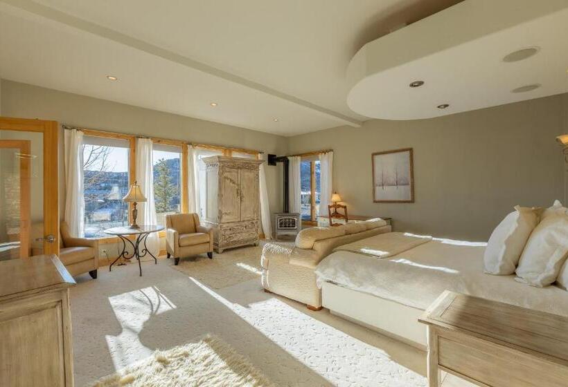 带大床的套房, Nordic Inn