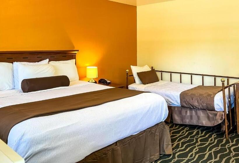 ファミリールーム, The Old West Inn