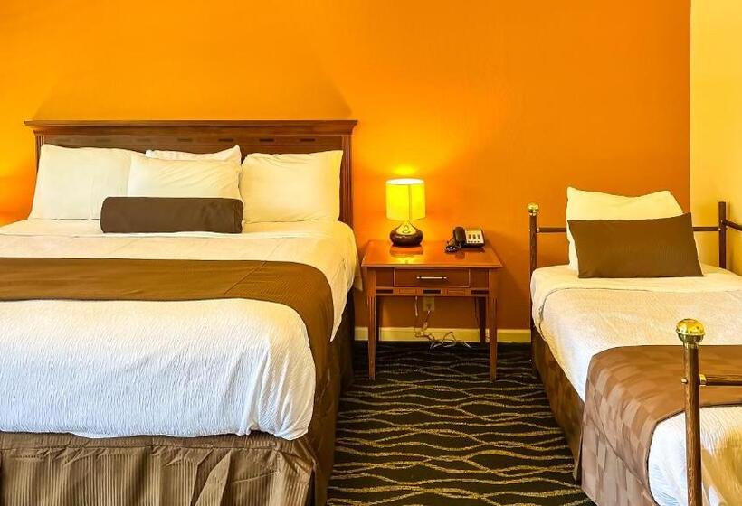 ファミリールーム, The Old West Inn