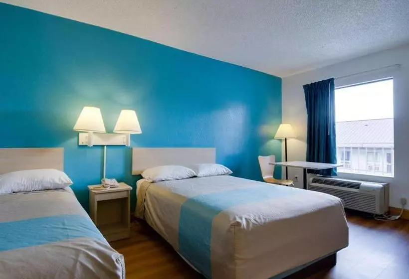 スタンダード４人部屋, Motel 6 Atlanta, Ga