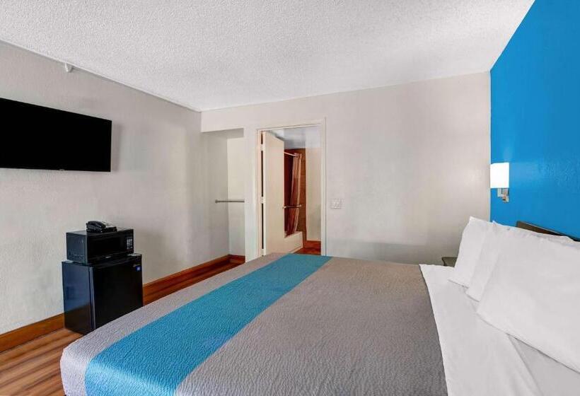 身障者適用キングサイズベッドルーム, Motel 6 Atlanta, Ga