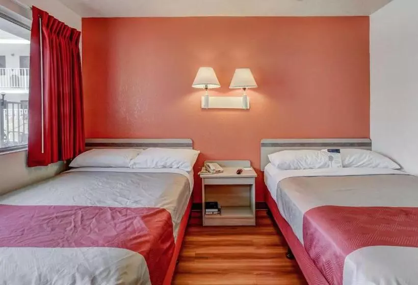 اتاق استاندارد چهار تخته, Motel 6medford, Or