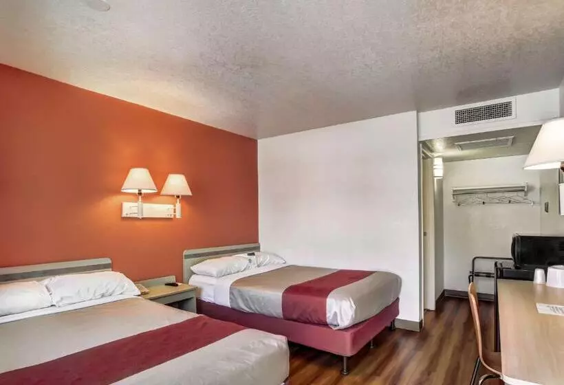 اتاق استاندارد چهار تخته, Motel 6medford, Or