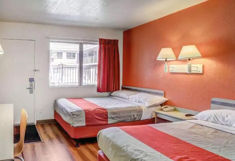اتاق استاندارد چهار تخته, Motel 6medford, Or