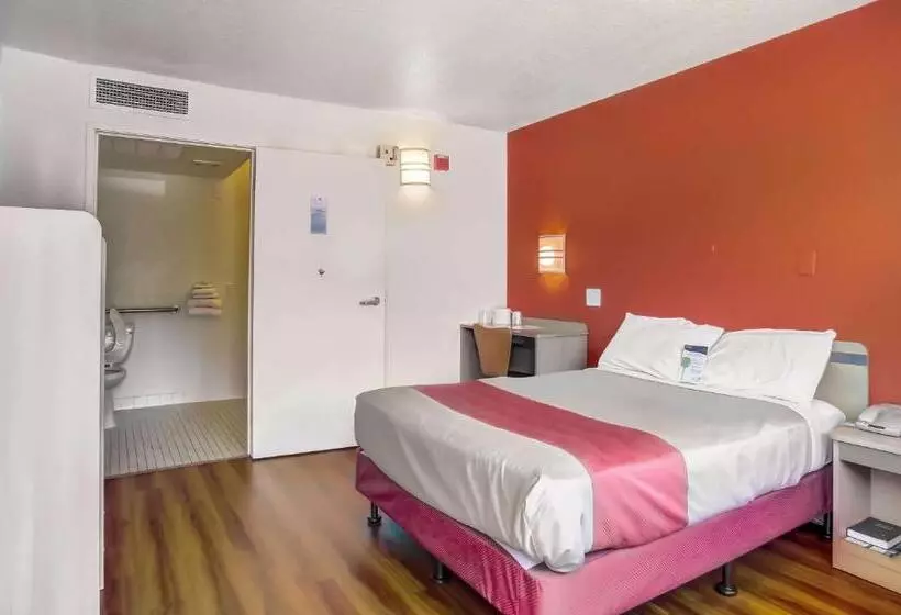 اتاق استاندارد برای معلولان, Motel 6medford, Or