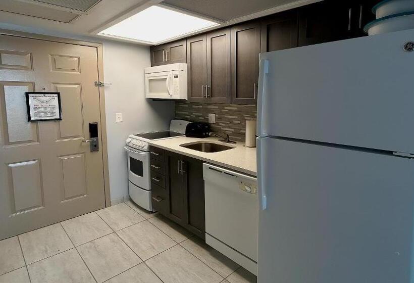 إستوديو قياسى مطل على البحر, Ocean East Resort Club