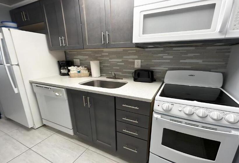 إستوديو قياسى, Ocean East Resort Club