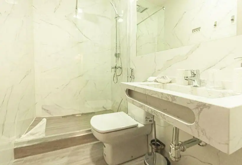 اتاق سوپریور با بالکن, Hostal Pio Centro