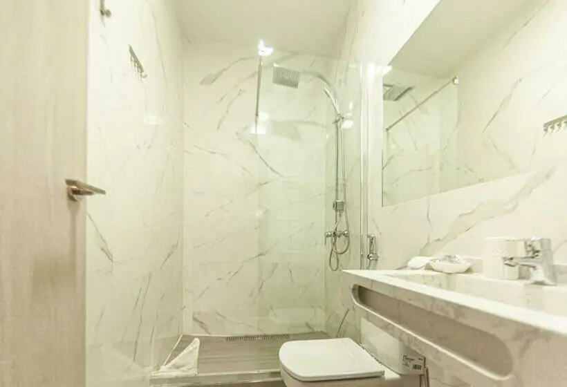 اتاق سوپریور با بالکن, Hostal Pio Centro