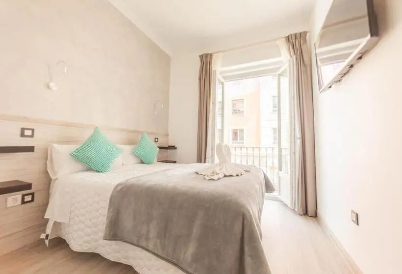 اتاق استاندارد با بالکن, Hostal Pio Centro