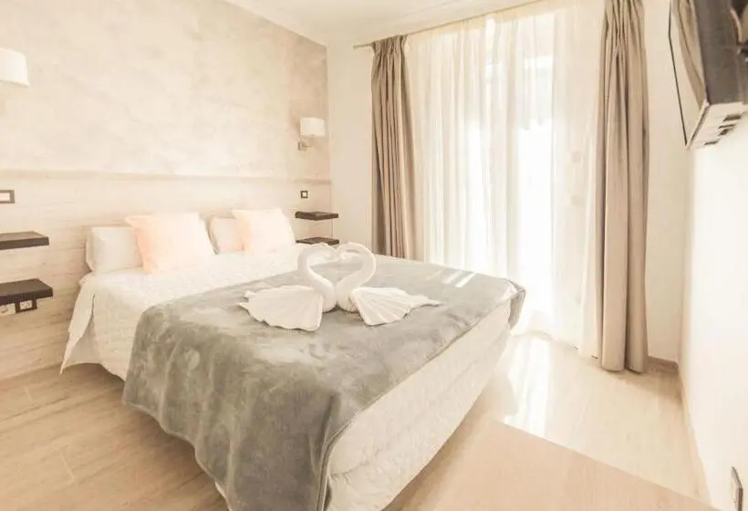 اتاق استاندارد با بالکن, Hostal Pio Centro