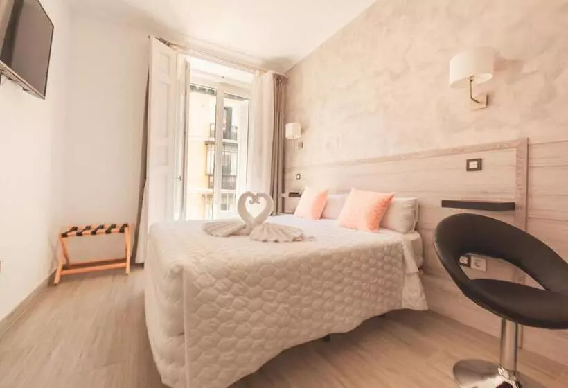 اتاق سوپریور با بالکن, Hostal Pio Centro