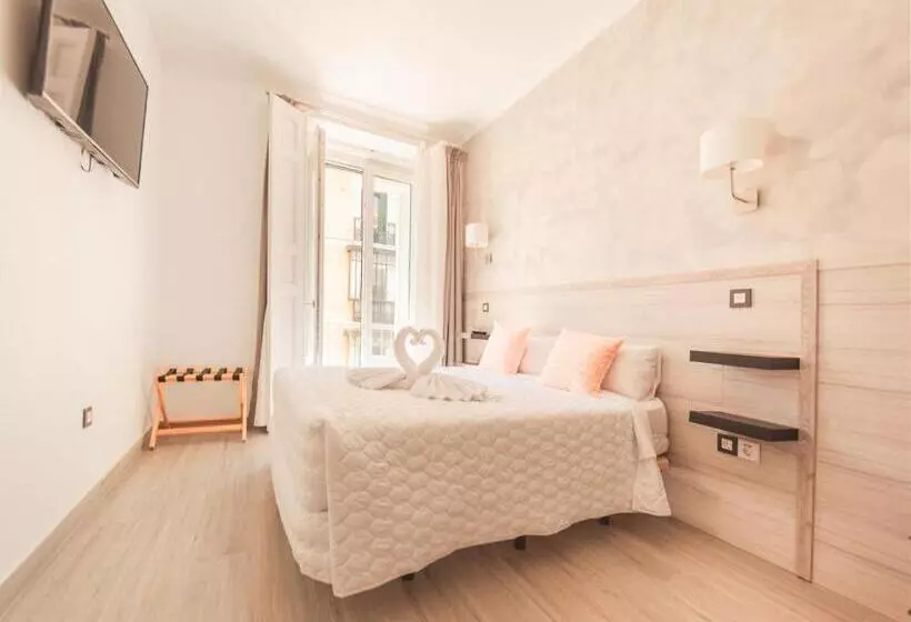 اتاق سوپریور با بالکن, Hostal Pio Centro