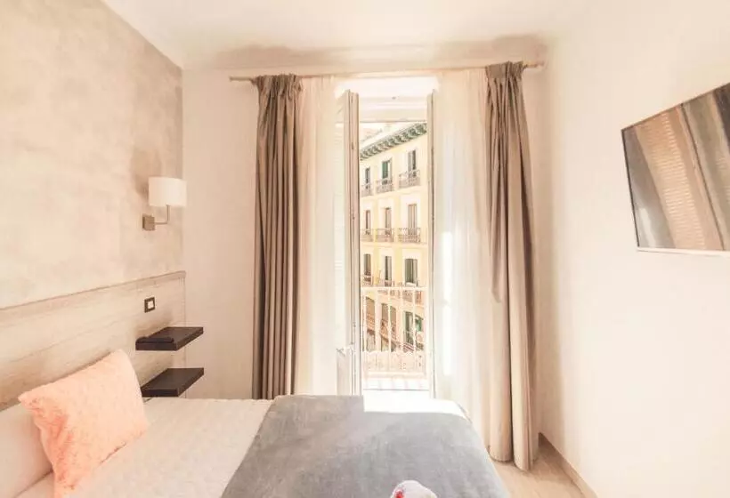 اتاق استاندارد با بالکن, Hostal Pio Centro