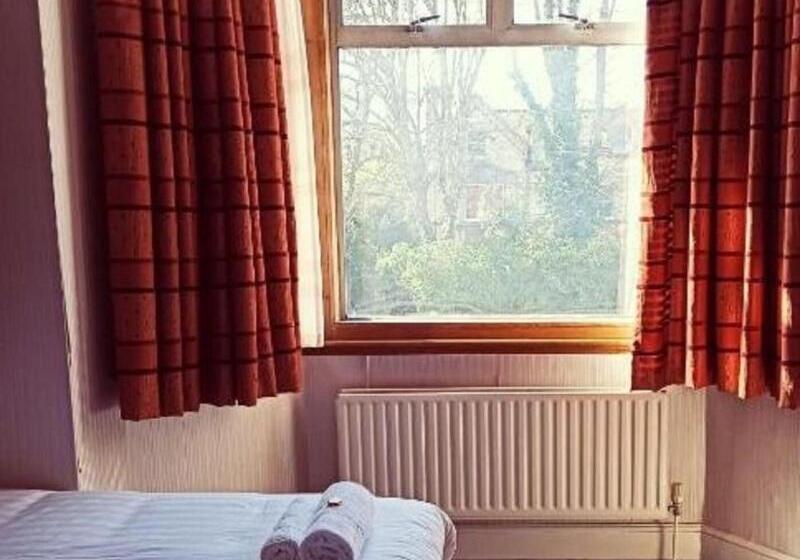 اتاق استاندارد یک نفره, Crystal Hotel & Savour