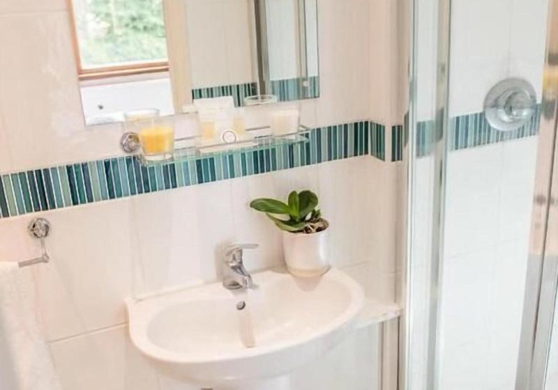 اتاق استاندارد یک نفره, Crystal Hotel & Savour