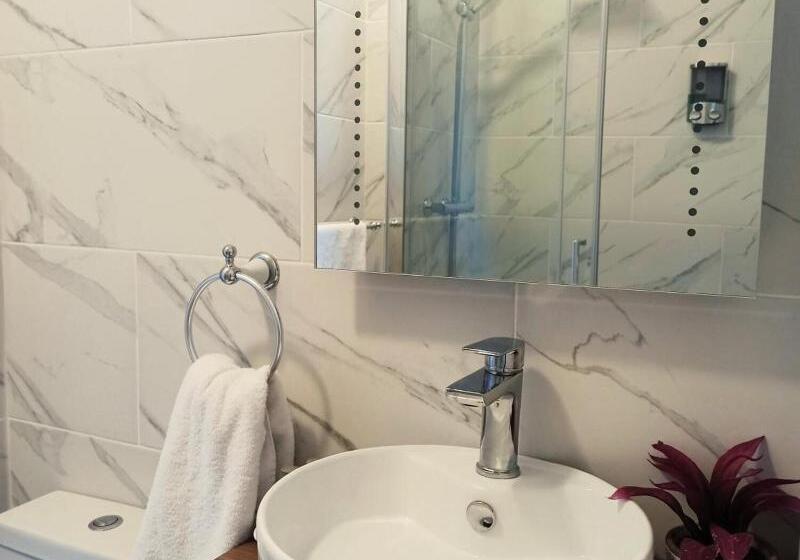 اتاق استاندارد, Crystal Hotel & Savour