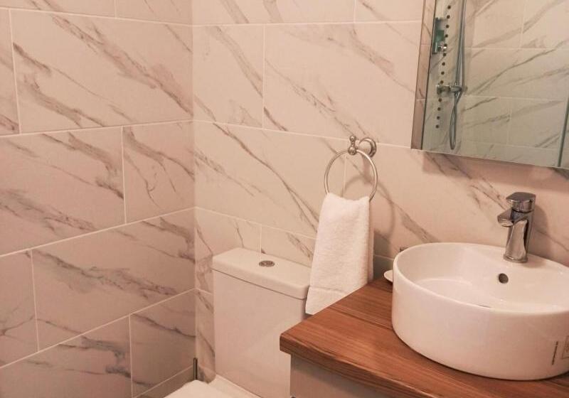 اتاق استاندارد, Crystal Hotel & Savour