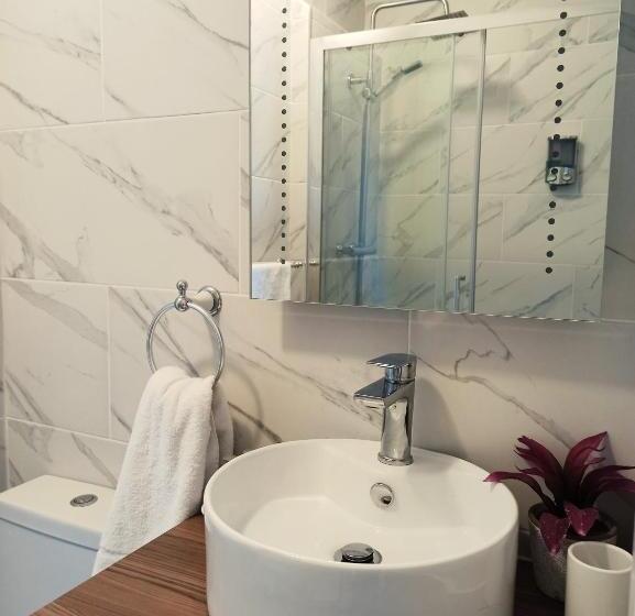 اتاق استاندارد, Crystal Hotel & Savour