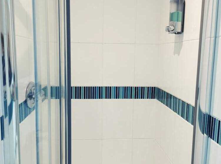 اتاق استاندارد, Crystal Hotel & Savour