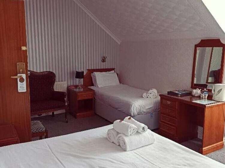 اتاق خانوادگی, Crystal Hotel & Savour