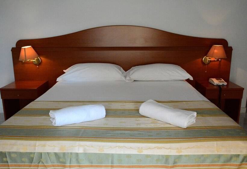 Трехместный Номер Superior, Castelvetere