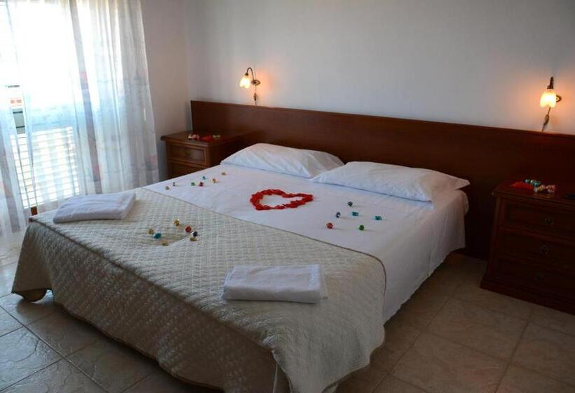 スタンダードルーム, Castelvetere