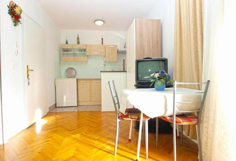 标准工作室, Apartment 1265