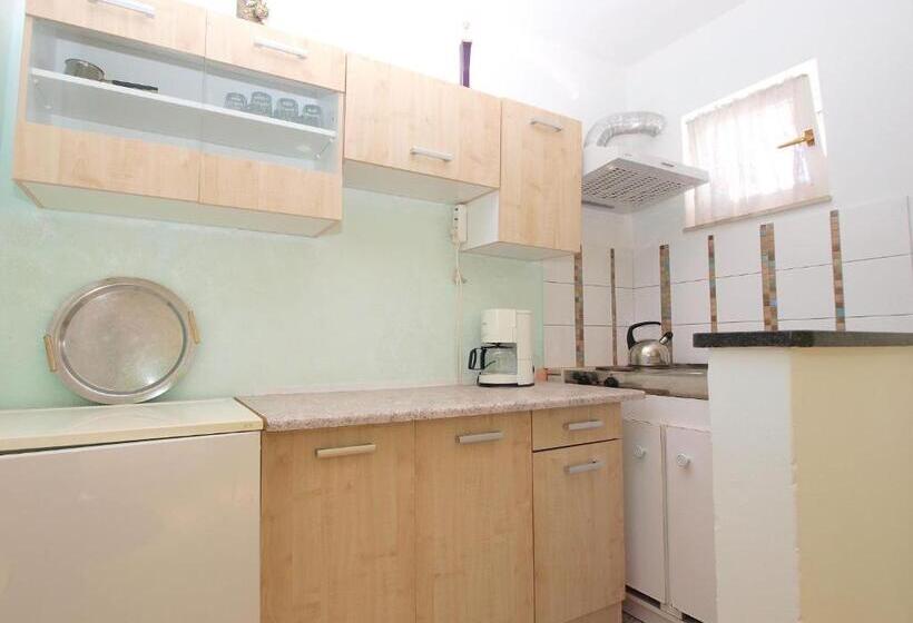 标准工作室, Apartment 1265