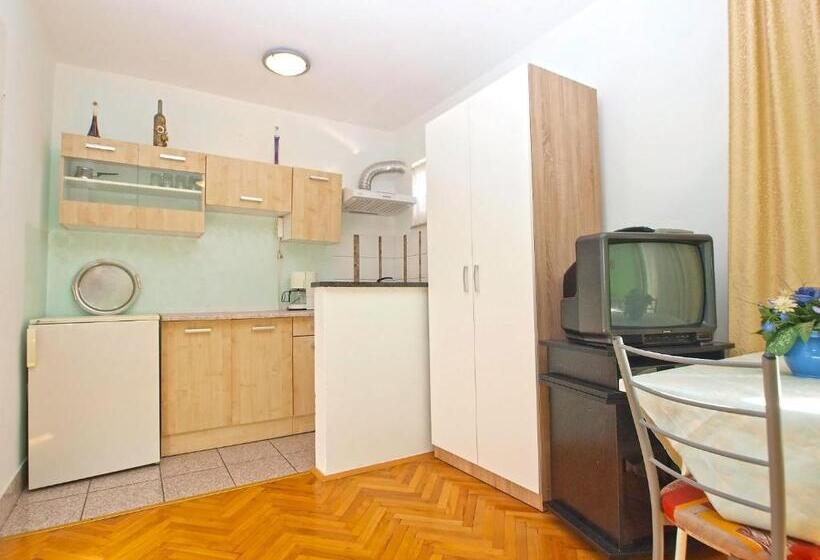 标准工作室, Apartment 1265