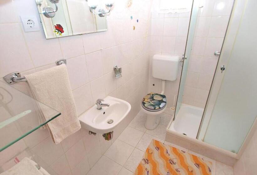 经典四人房间, Apartment 1265