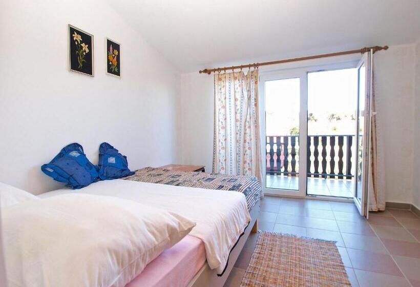 经典四人房间, Apartment 1265