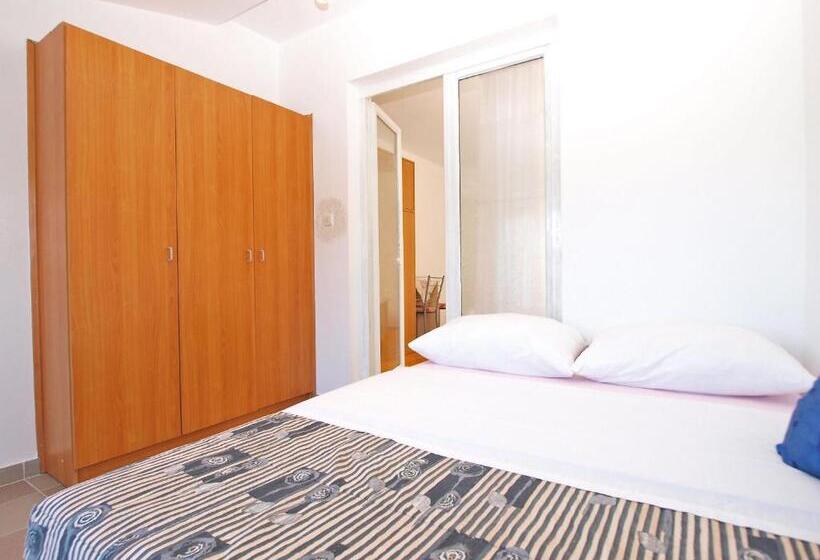 经典四人房间, Apartment 1265