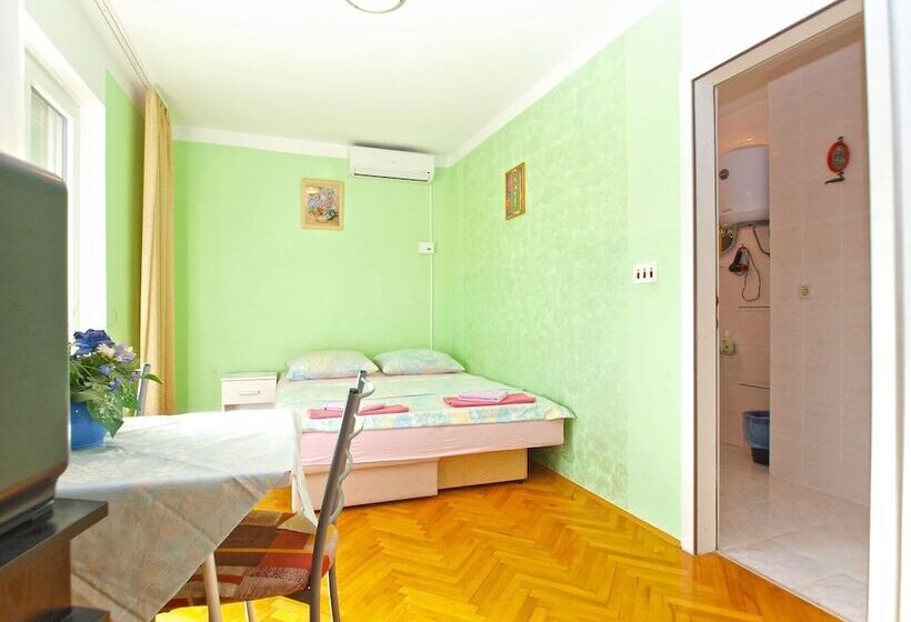 标准工作室, Apartment 1265