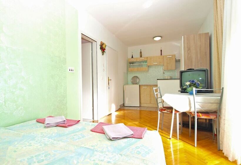 标准工作室, Apartment 1265