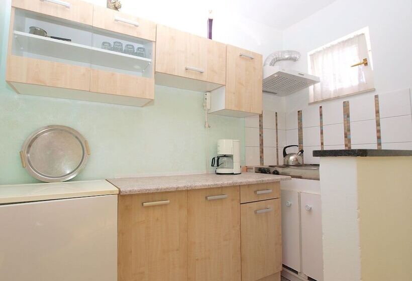 标准工作室, Apartment 1265