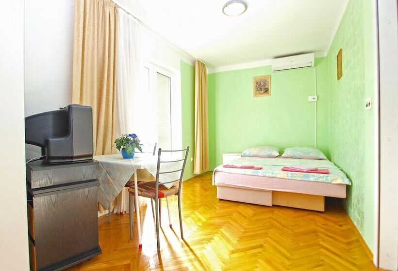 标准工作室, Apartment 1265