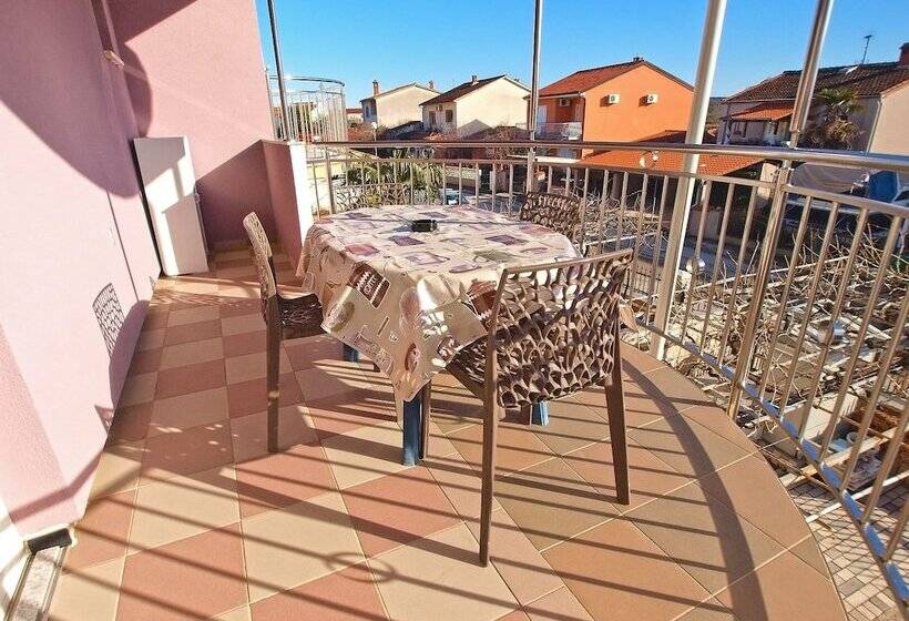 标准工作室, Apartment 1265