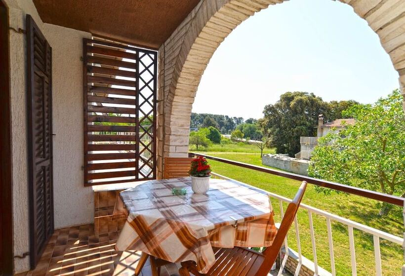 شقة غرفة واحدة, Apartment 1633