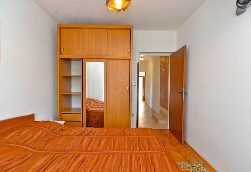 شقة غرفة واحدة, Apartment 1633