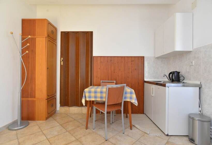 شقة غرفة واحدة, Apartment 1633