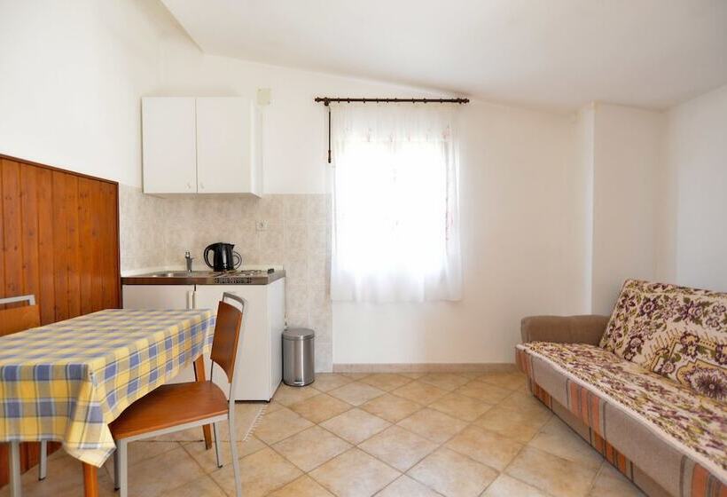 شقة غرفة واحدة, Apartment 1633