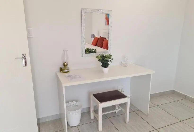 オーシャンビュースタンダードルーム, Ocean View Guest House