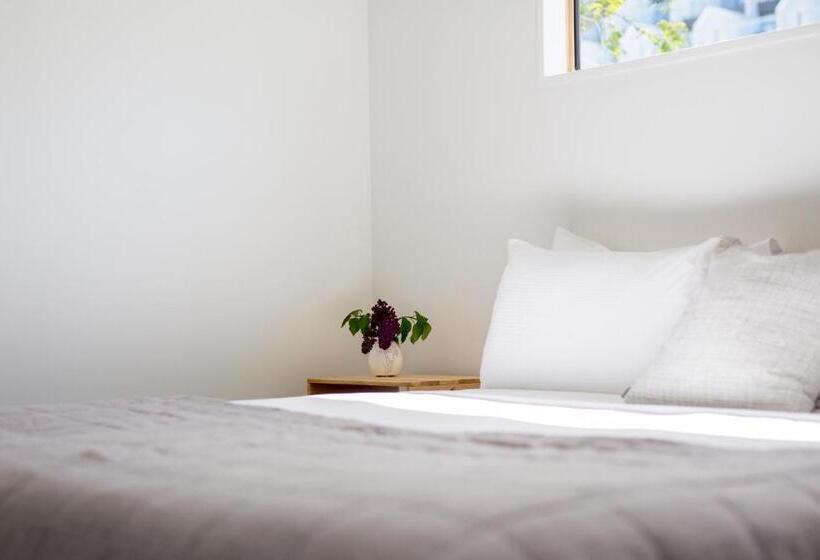 سوییت با چشم‌انداز کوه, Stay Of Queenstown