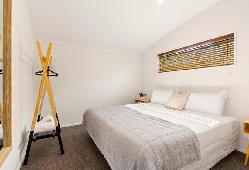 سوییت با چشم‌انداز کوه, Stay Of Queenstown