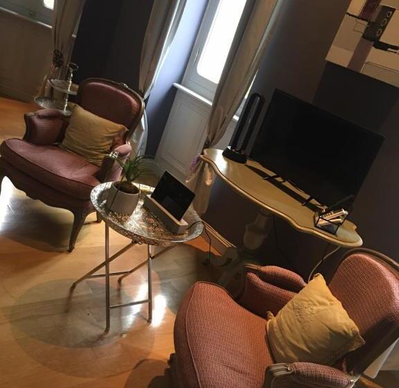 デラックスルーム, Guesthouse La Villae