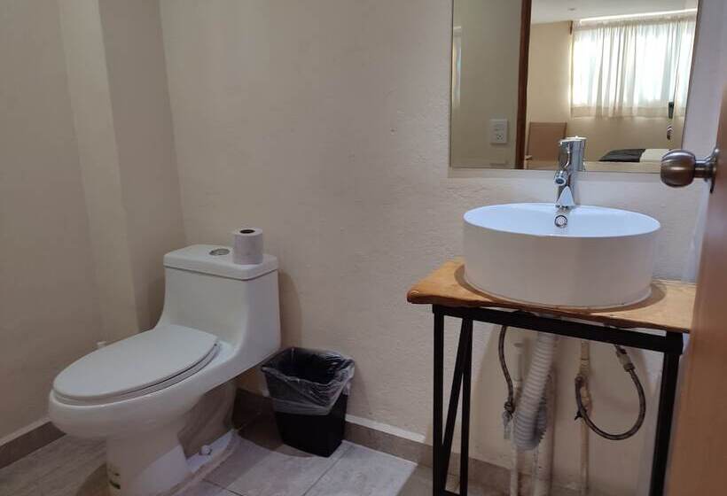 スタンダードトリプルルーム, Ashly Loma Larga